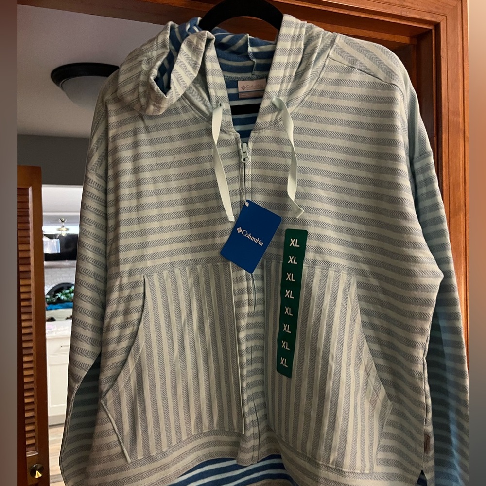 Columbia thin jacket NWT XL